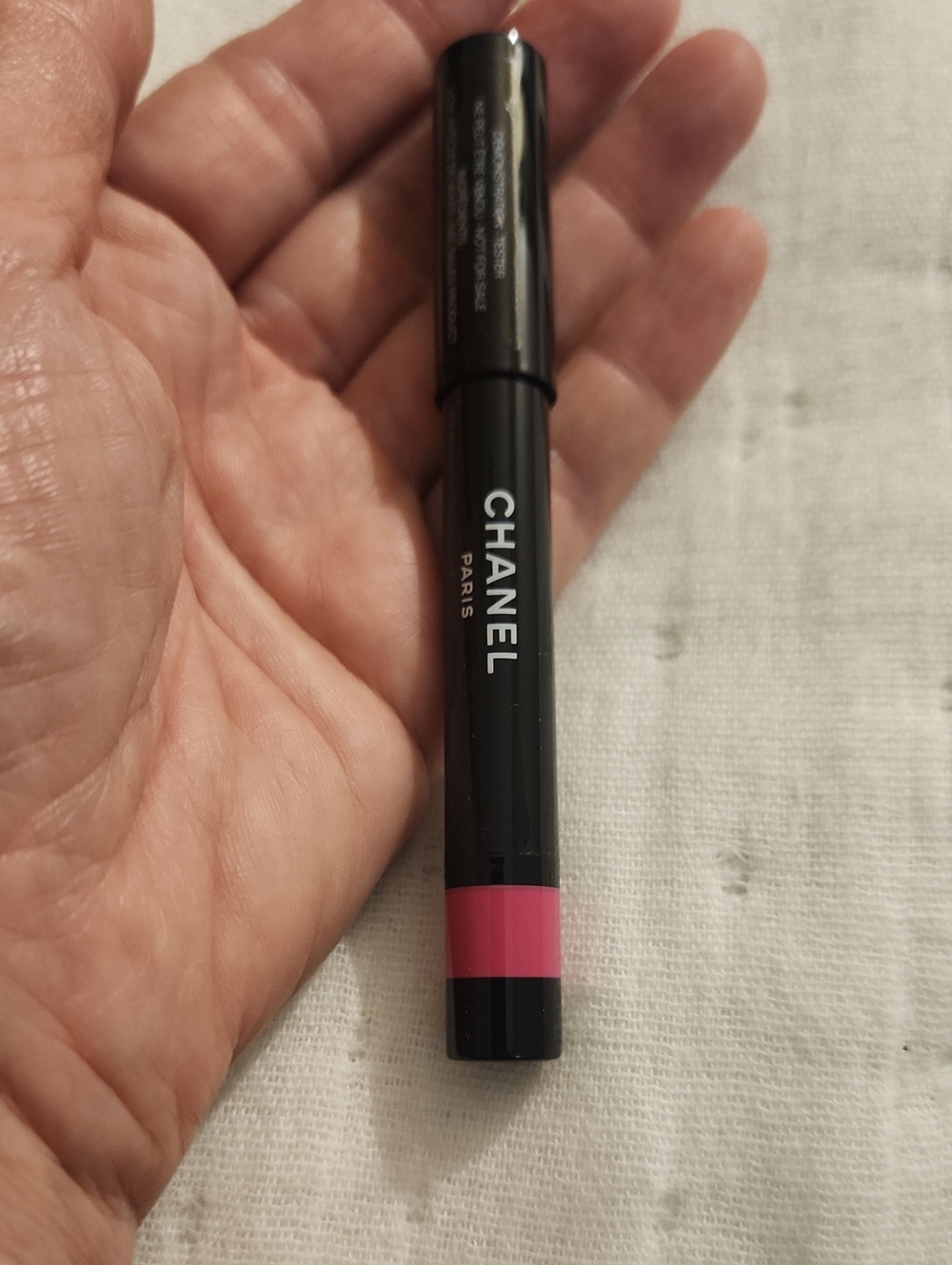 CHANEL Pink Lipstick Pen - Vibrant Rose Pink N°7 FUSCHIA